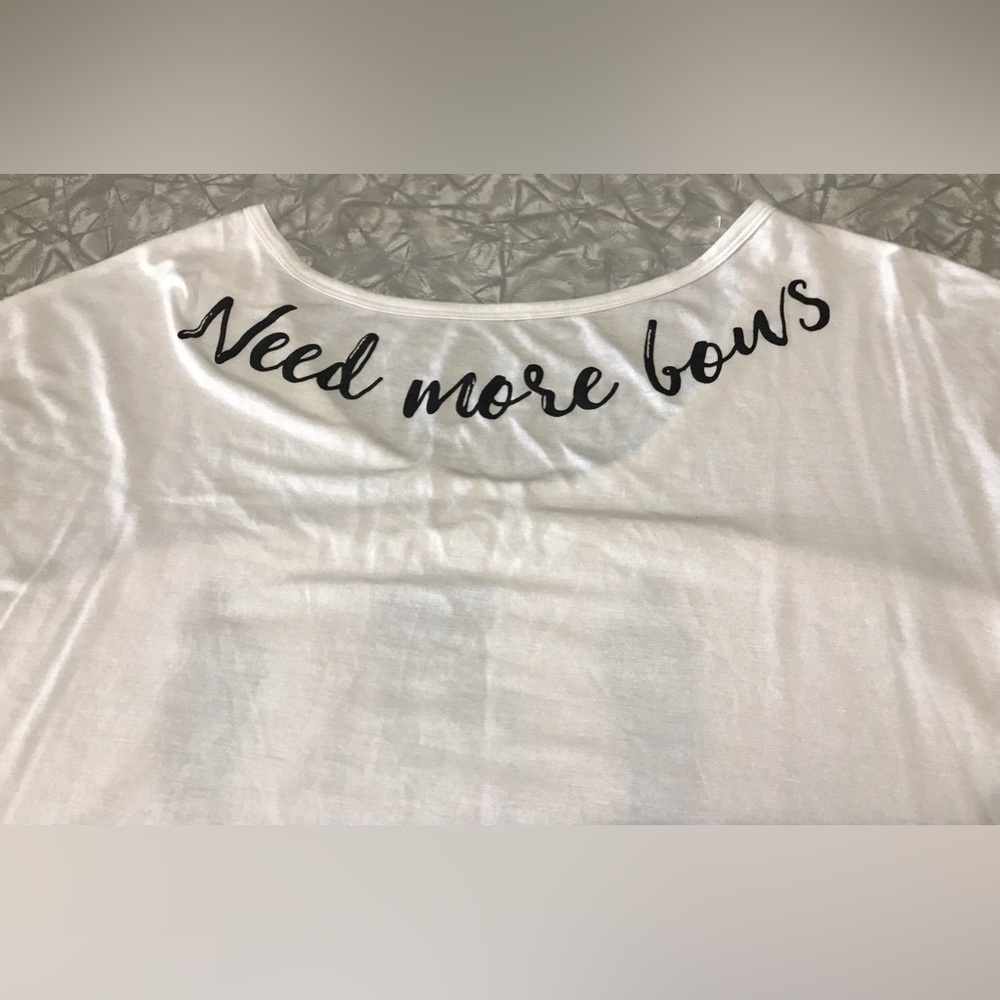 Disneyland Disney Parks Vacation Minnie Mouse “Need More Bows” Shirt - Small